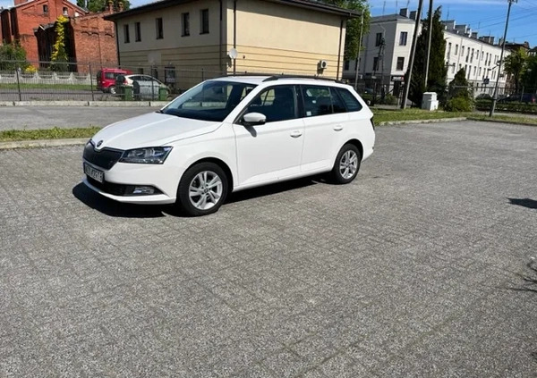 Skoda Fabia cena 43000 przebieg: 98000, rok produkcji 2019 z Chorzele małe 79